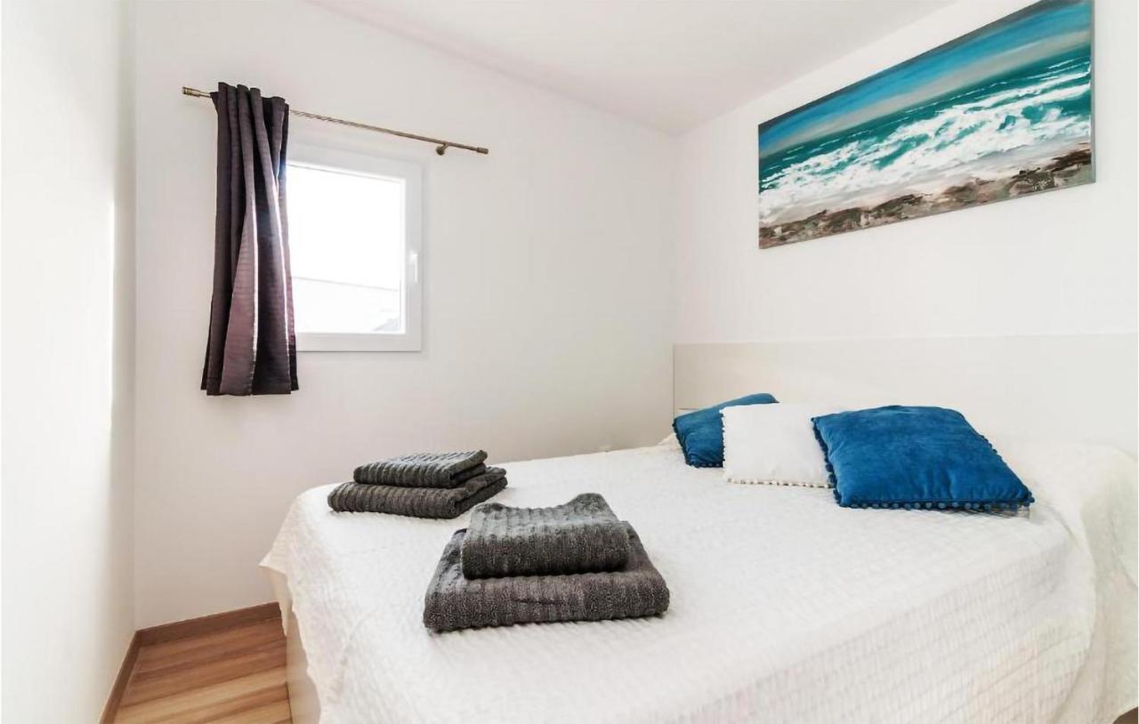 Stunning In With Outdoor Swimming Pool And 2 Bedrooms Vakantiehuis Drage
